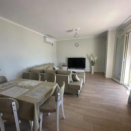 Apartment Leo Durrës