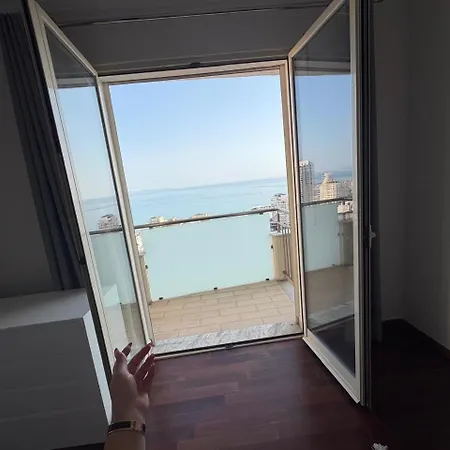 Leo Apartment *