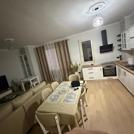 Leo Apartment *