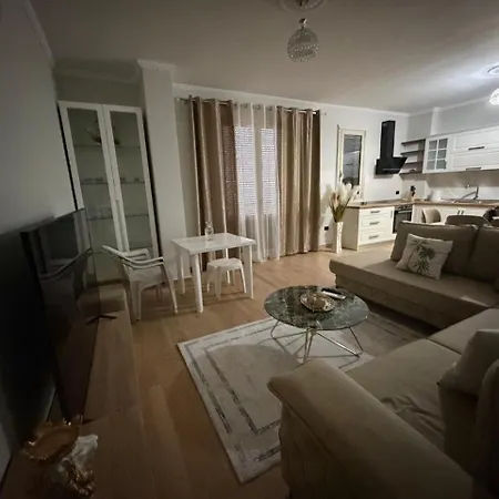 Leo * Durrës